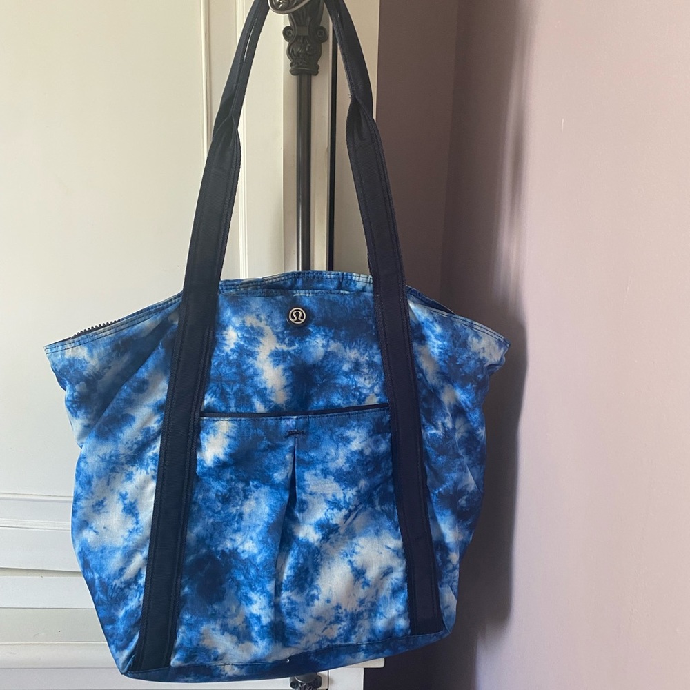 Live Free Tote